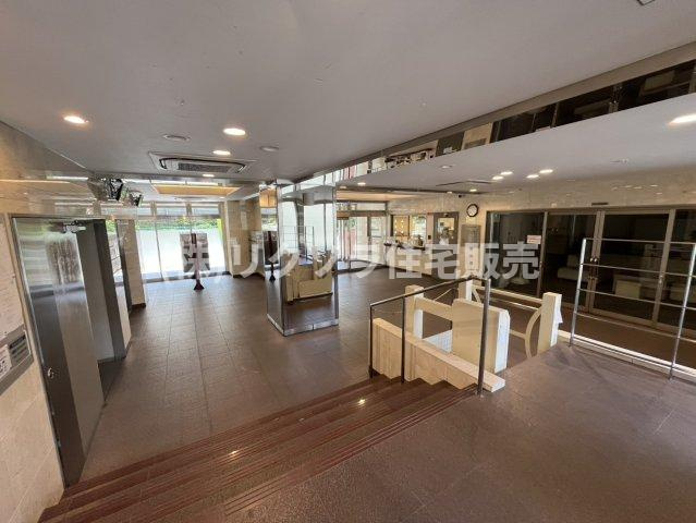 香里グランドコーポのエントランス|■物件内覧・資金計画相談・住宅ローン相談、リフォーム相談、お問合せ受付中■
※当日・翌日のご内覧、ご相談はお電話でのお問合せがスムーズです！