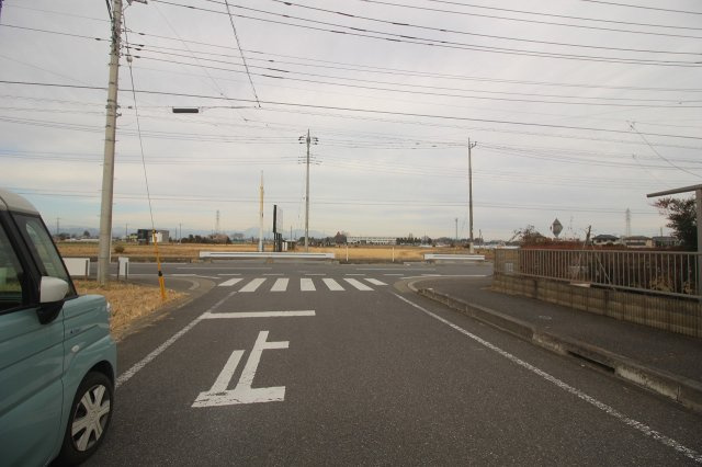 壬生町大師町の前面道路含む現地写真|北東側道路（2025年12月撮影）