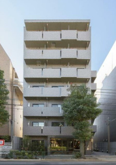 【外観】 | 鉄筋コンクリート造のがっちりとした建物。