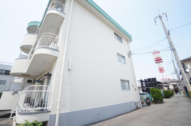 中沢マンションの外観|落ち着いた雰囲気の外観です