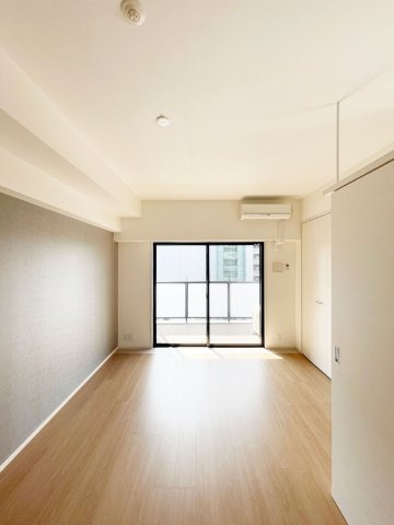 サンクス博多駅南の居間・リビング