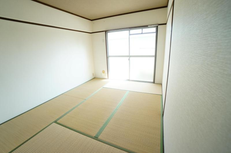 パークハイツミシマの和室|柔らかい畳が心地よい和室