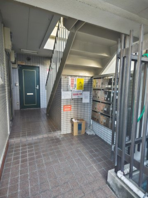 【ロビー】 | リピエーノ萱島 | 落ち着いたロビーです