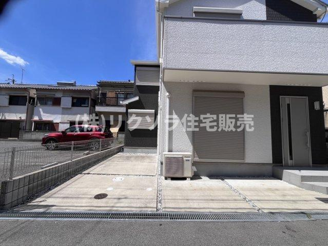 萱島東2丁目　中古一戸建ての駐車場|駐車2台可能
■物件内覧・資金計画相談・住宅ローン相談、リフォーム相談、お問合せ受付中■
※当日・翌日のご内覧、ご相談はお電話でのお問合せがスムーズです！