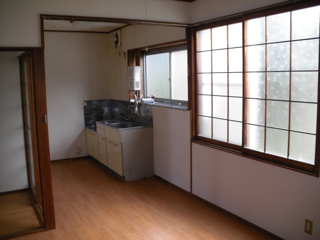 尚学荘　別館の居間・リビング|ゆったりとしたリビングです