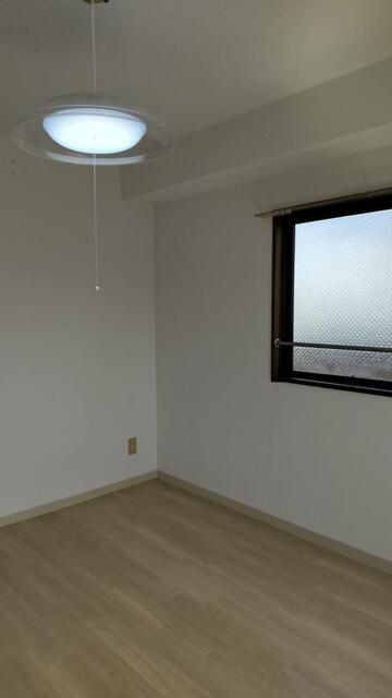 山田ビルの内装