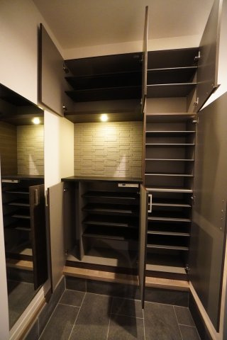 ピアヌーラ東雲のエントランス