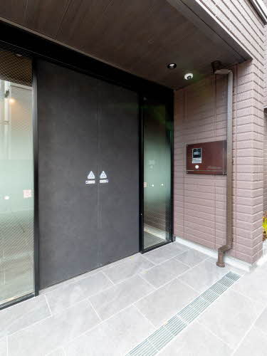 ピアヌーラ東雲のエントランス