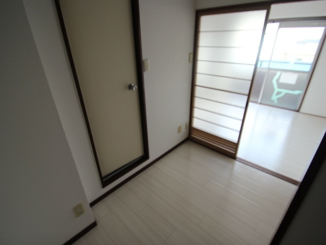 メゾン東雲Ⅰの内装|内装は落ち着いています