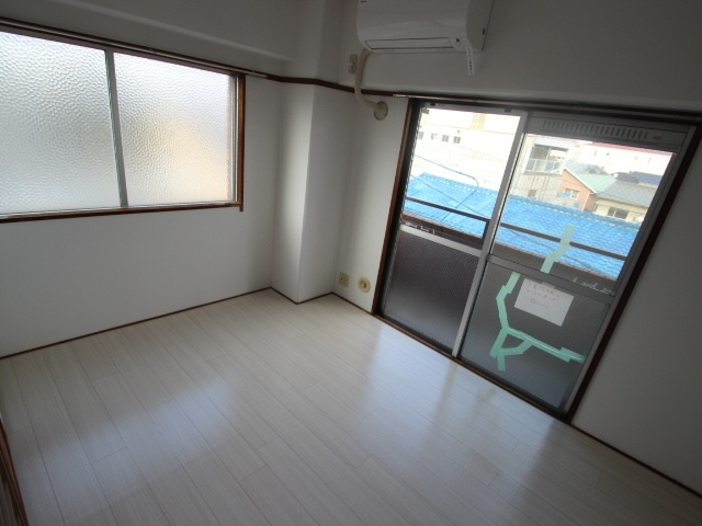 メゾン東雲Ⅰの洋室|きれいな洋室です