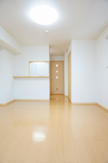 ヴィアーレ・１３の居間・リビング|居室・リビング