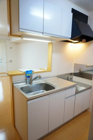 ヴィアーレ・１３のキッチン|キッチン