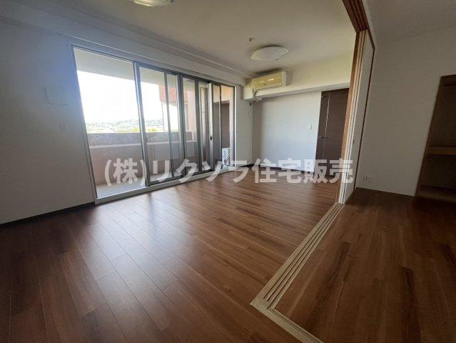 アズ・プレミアムステージ寝屋川のキッチン|LDK15.2帖
■物件内覧・資金計画相談・住宅ローン相談、リフォーム相談、お問合せ受付中■
※当日・翌日のご内覧、ご相談はお電話でのお問合せがスムーズです！