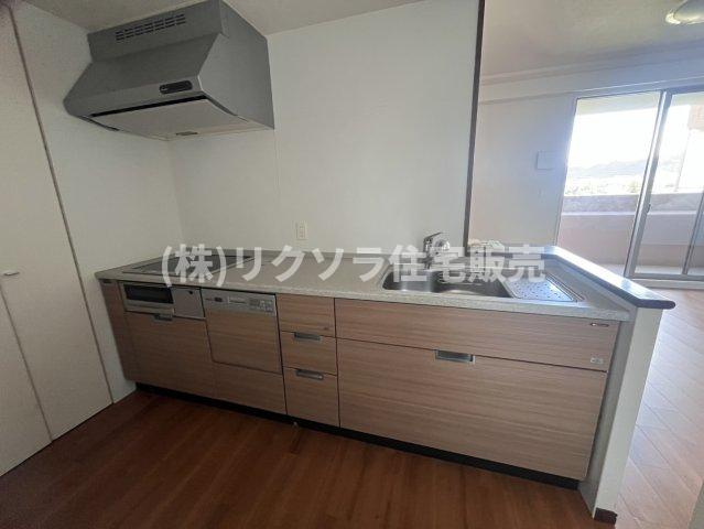 アズ・プレミアムステージ寝屋川のキッチン|■物件内覧・資金計画相談・住宅ローン相談、リフォーム相談、お問合せ受付中■
※当日・翌日のご内覧、ご相談はお電話でのお問合せがスムーズです！