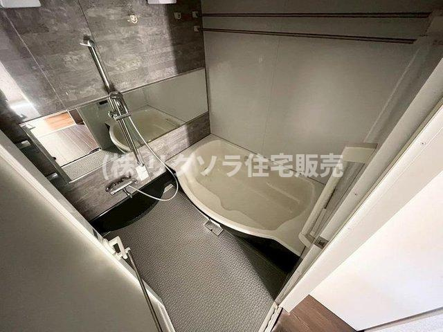 アズ・プレミアムステージ寝屋川の浴室|浴室乾燥機付き
■物件内覧・資金計画相談・住宅ローン相談、リフォーム相談、お問合せ受付中■
※当日・翌日のご内覧、ご相談はお電話でのお問合せがスムーズです！