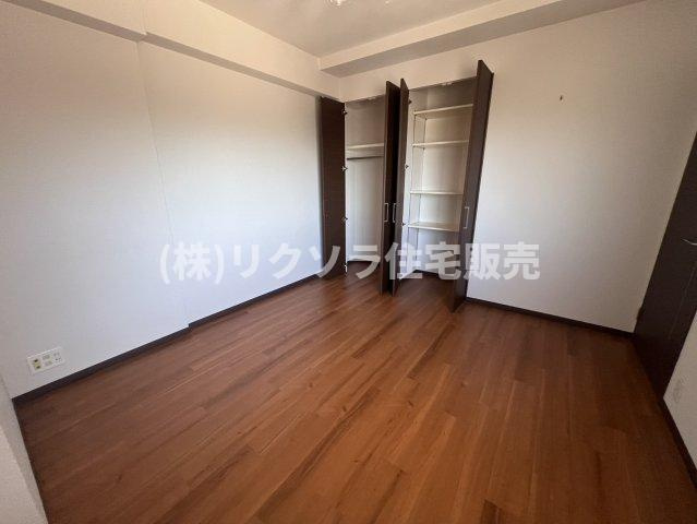 アズ・プレミアムステージ寝屋川の洋室|洋室7.0帖
■物件内覧・資金計画相談・住宅ローン相談、リフォーム相談、お問合せ受付中■
※当日・翌日のご内覧、ご相談はお電話でのお問合せがスムーズです！