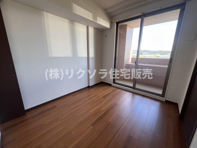 アズ・プレミアムステージ寝屋川の寝室|洋室5.0帖
■物件内覧・資金計画相談・住宅ローン相談、リフォーム相談、お問合せ受付中■
※当日・翌日のご内覧、ご相談はお電話でのお問合せがスムーズです！