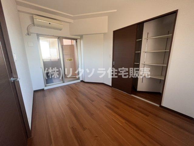 アズ・プレミアムステージ寝屋川の子供部屋|洋室6.0帖
■物件内覧・資金計画相談・住宅ローン相談、リフォーム相談、お問合せ受付中■
※当日・翌日のご内覧、ご相談はお電話でのお問合せがスムーズです！