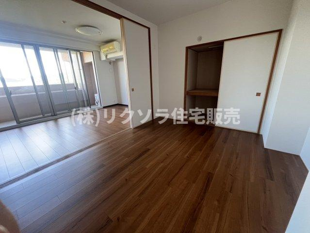 アズ・プレミアムステージ寝屋川の内装|洋室6.0帖
■物件内覧・資金計画相談・住宅ローン相談、リフォーム相談、お問合せ受付中■
※当日・翌日のご内覧、ご相談はお電話でのお問合せがスムーズです！