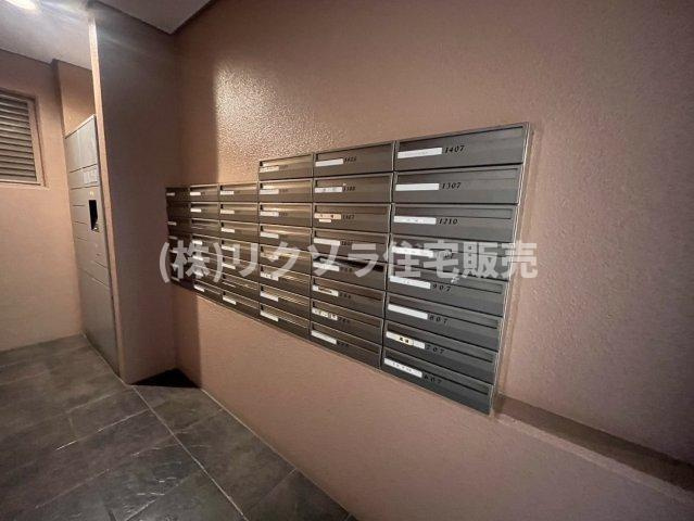 アズ・プレミアムステージ寝屋川の設備|集合ポスト
■物件内覧・資金計画相談・住宅ローン相談、リフォーム相談、お問合せ受付中■
※当日・翌日のご内覧、ご相談はお電話でのお問合せがスムーズです！