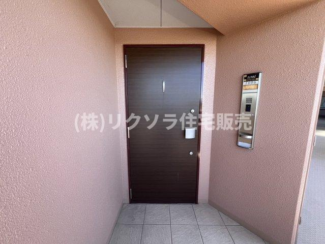 アズ・プレミアムステージ寝屋川の玄関|■物件内覧・資金計画相談・住宅ローン相談、リフォーム相談、お問合せ受付中■
※当日・翌日のご内覧、ご相談はお電話でのお問合せがスムーズです！