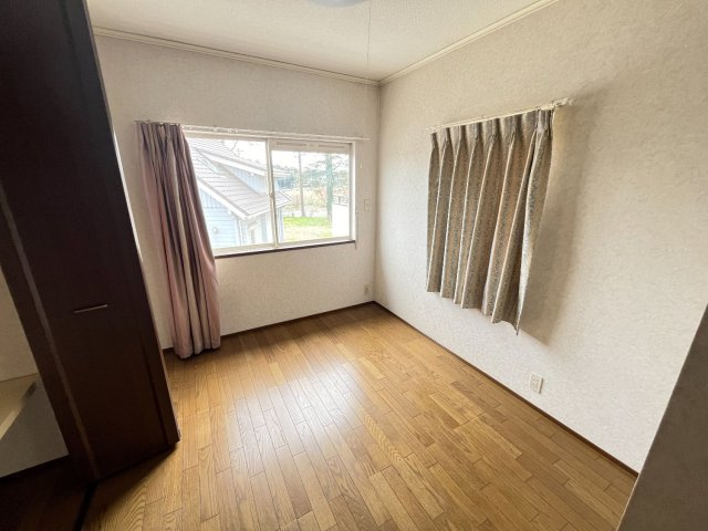 【洋室】 | 【一階一部店舗】佐倉市王子台6丁目　戸建て | 個人の部屋や寝室として使える洋室です