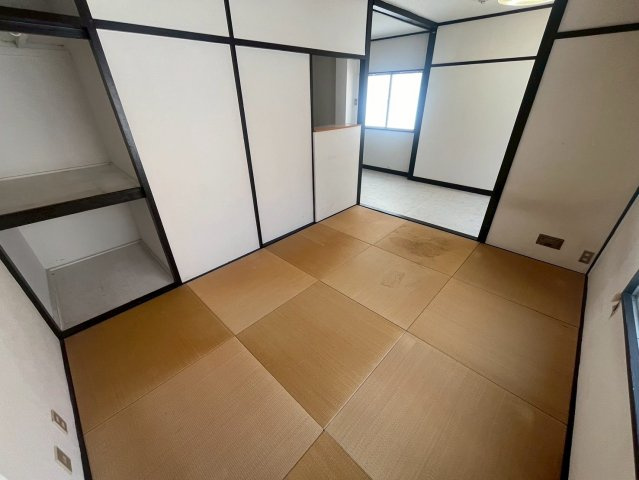 フラッグス肥後橋の和室