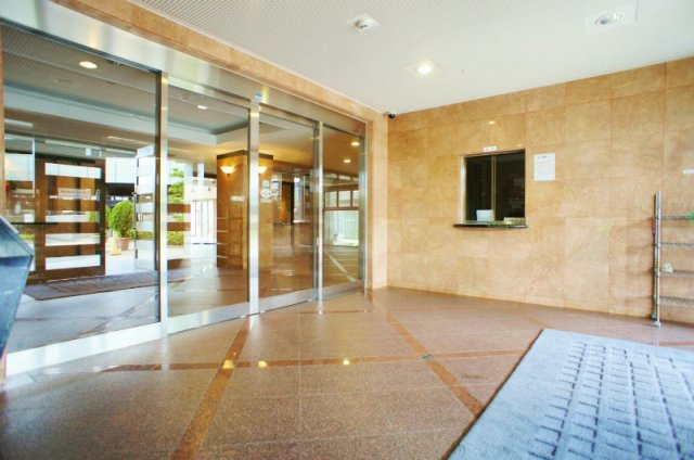 エバーライフネアシティ久留米壱番館のエントランス|建物の内部です