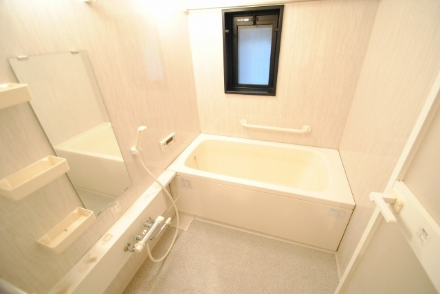 エバーライフネアシティ久留米壱番館の浴室|お風呂で日々の疲れを落としましょう