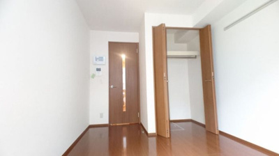 【居間・リビング】 | スプルース ヴィラ | こちらのリビングで趣味の時間をお楽しみください