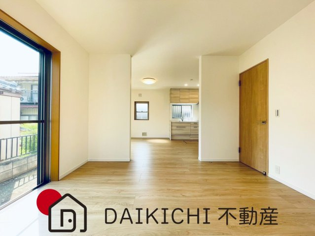 【居間・リビング】 | 久喜市本町2丁目　中古戸建