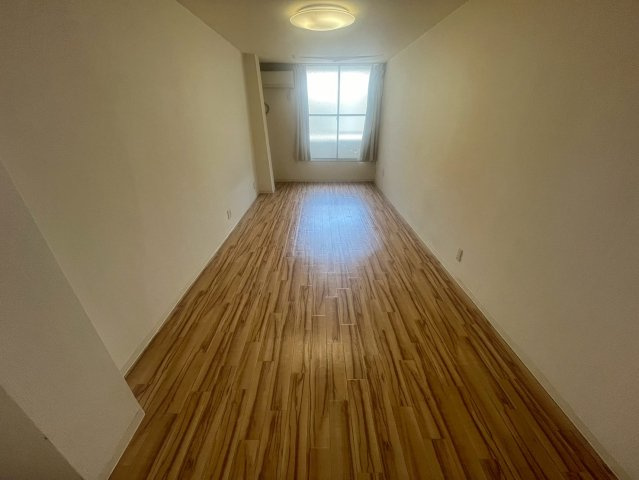 フラッグス肥後橋の洋室