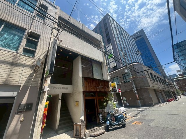 フラッグス肥後橋の外観