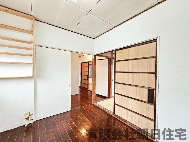 【居間・リビング】 | 上乃木2丁目収益物件 | ゆったり過ごせるリビングです