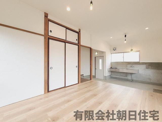 【居間・リビング】 | 上乃木2丁目収益物件 | おしゃれな居間です