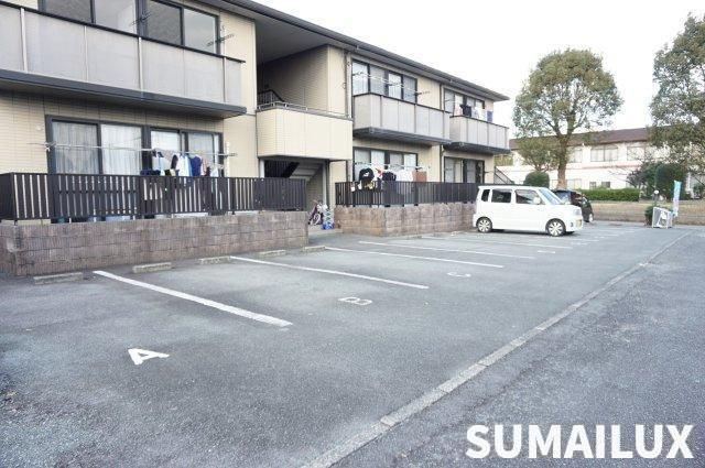 熊本市東区長嶺東４丁目のアパートの駐車場