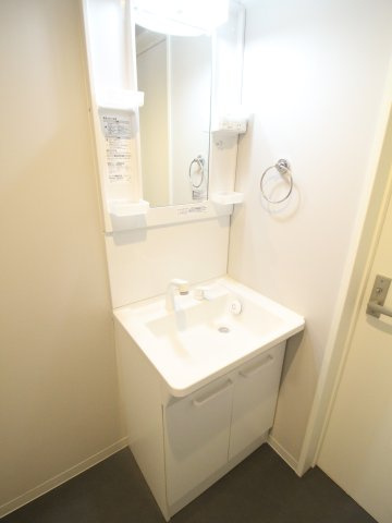 CRASTINE遠里小野の洗面所|スペースが確保できる洗面所です