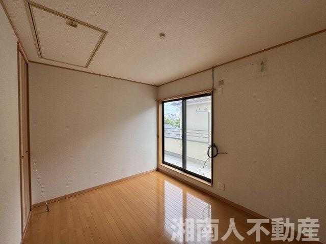 高座郡寒川町宮山 戸建の洋室|広々とした洋室です