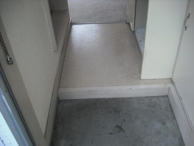 パレス新井の玄関