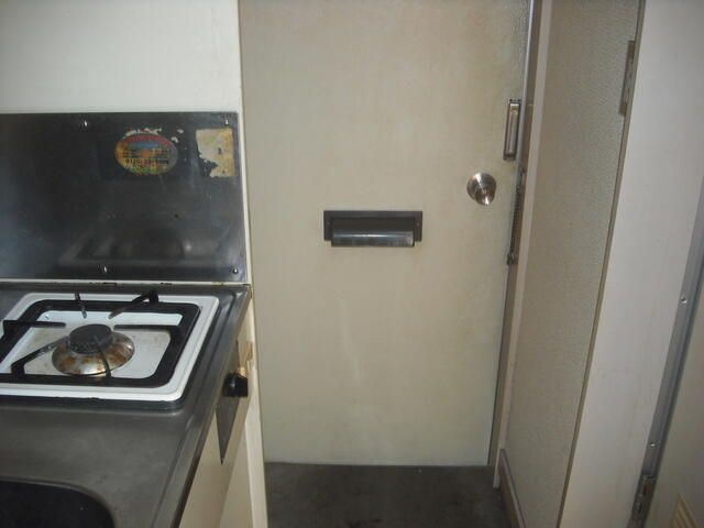 パレス新井の玄関