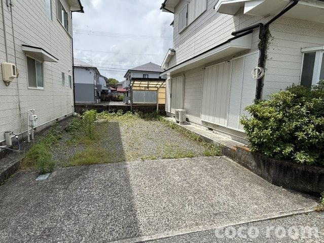 塩津田住宅の駐車場