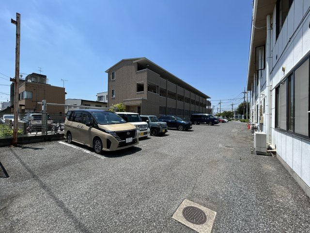 ハシモト・レジデンスビルの駐車場