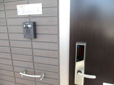 【玄関】 | オッツ梅満