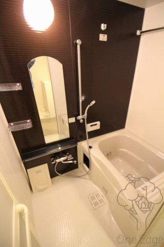 プレサンス梅田東グラッドの浴室