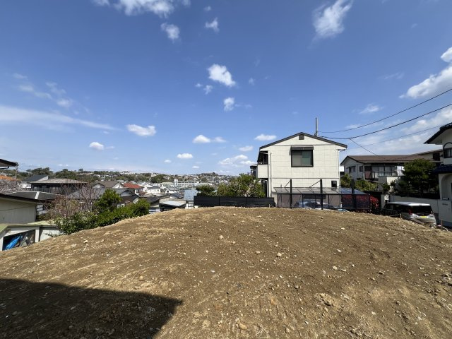 海まで徒歩７分！眺望良好な高台の新築住宅の外観