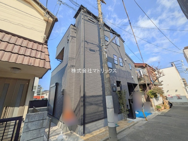 練馬区貫井4丁目　南向き大型邸宅　限定1棟の前面道路含む現地写真