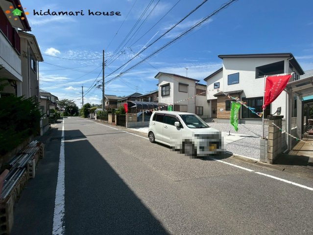 蓮田市西新宿6期　新築戸建　TERRACE01の前面道路含む現地写真