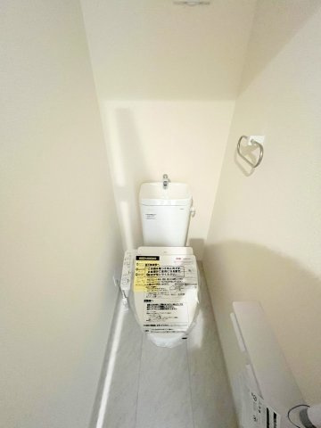 あきる野市小川東2丁目　新築分譲　全3棟　のトイレ|2025年撮影