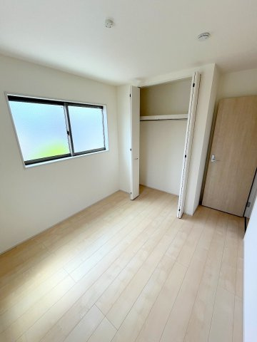 あきる野市小川東2丁目　新築分譲　全3棟　の洋室|2025年撮影