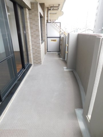 名古屋市北区上飯田南町２丁目の中古マンションのバルコニー|◇バルコニー◇　　陽当り良好なワイドバルコニー！　リビングから出入りできます♪